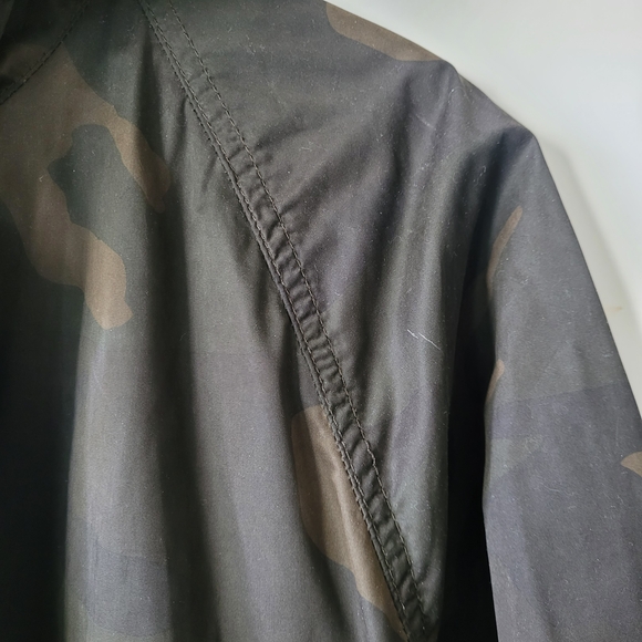 Abercrombie & Fitch Green Camo Hooded Jacket Lightweight Water Resistant Large - Picture 6 of 16